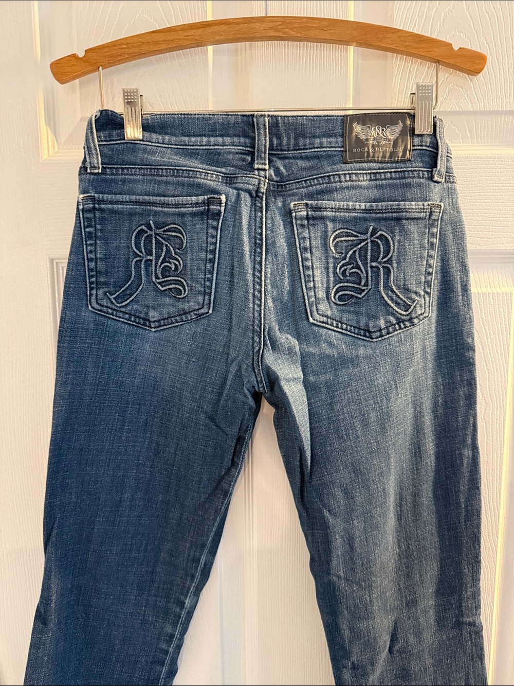 Rock & Republic Denim Straight-Leg Jeans with Embroidered Back Pockets - Blue